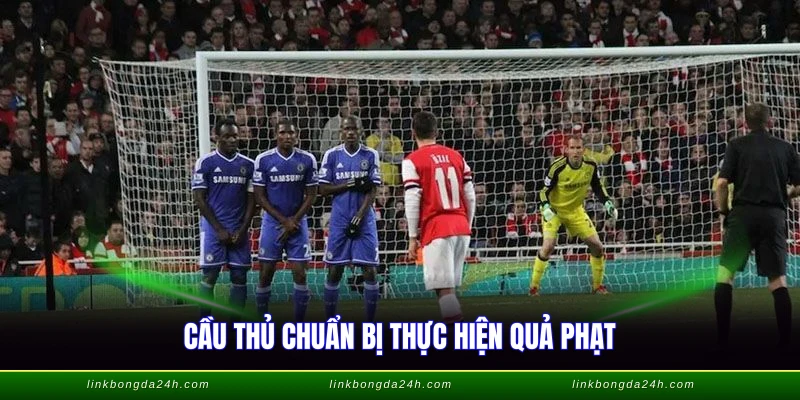 Đá Phạt Gián Tiếp - Quy Định Và Cách Thực Hiện Chuẩn 3 Cầu thủ chuẩn bị thực hiện quả phạt